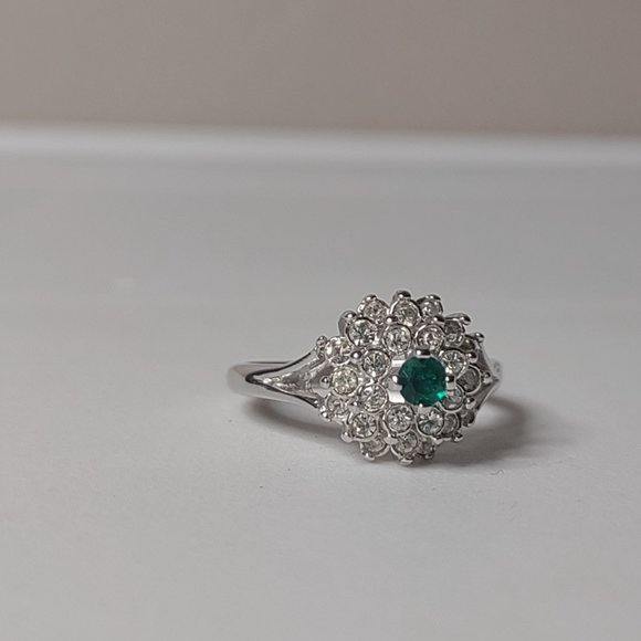 Very Pretty Silver Tone Clear And Green Rhinestone Ring Size 6.75 - Picture 2 of 12